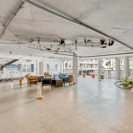 Beachside Colony Unit 613-2